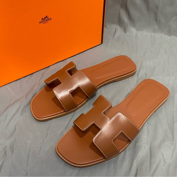 Hermes Women's Tan Sandals - Picture 1 of 4